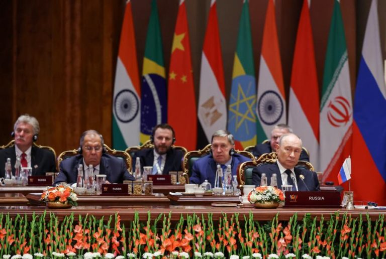 Encontro Putin-Zelensky no G20 em Miami “é impossível” — Kremlin