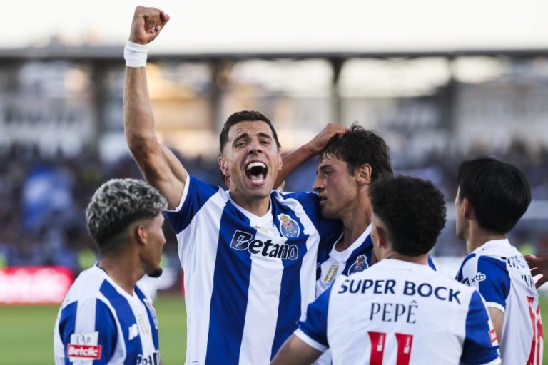 FC Porto continua líder e 100% vitorioso ao vencer no terreno do Casa Pia
