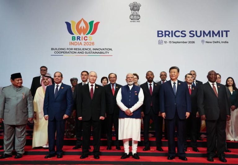 Xi dá apoio de Pequim para acelerar desenvolvimento tecnológico e industrial dos BRICS