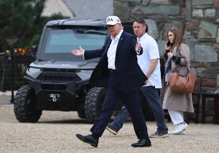 Trump critica “forças negativas” que querem abrandar desenvolvimento da IA