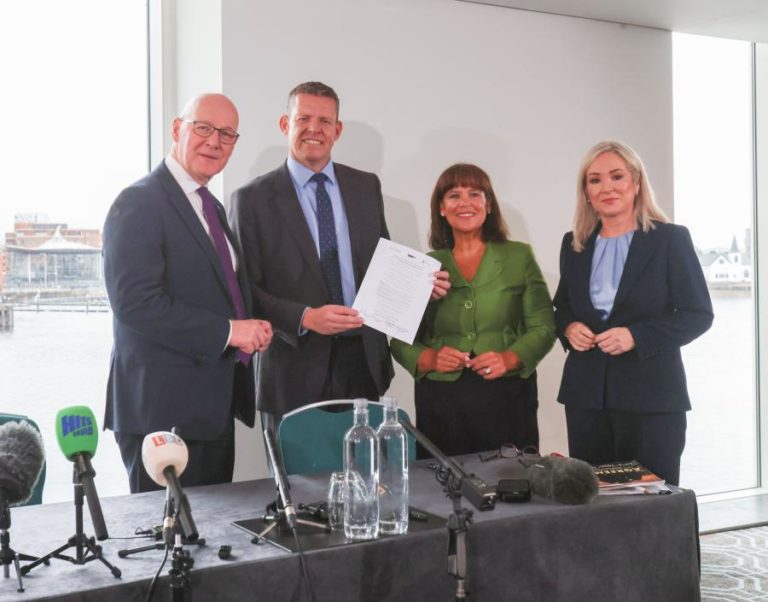 Escócia, País de Gales e Irlanda do Norte invocam direito à independência