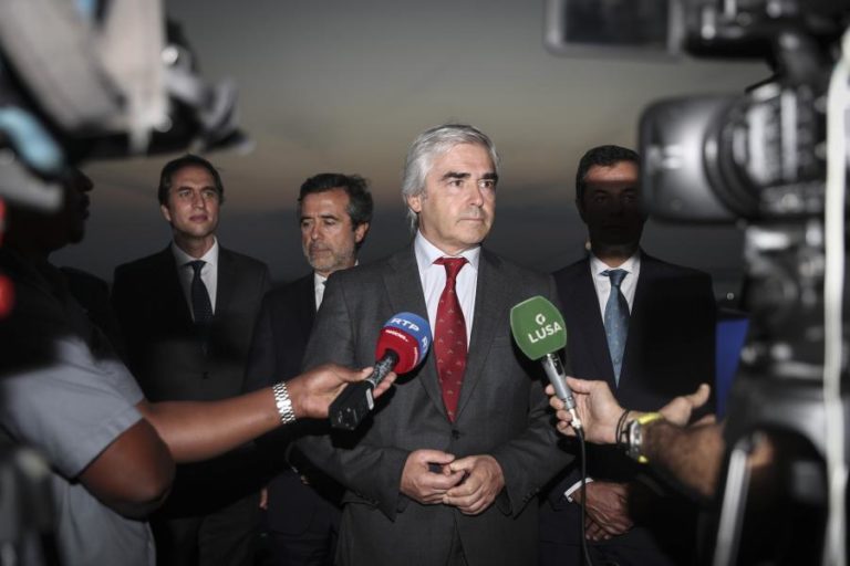 Ministro da Defesa defende renovação com mais apoio da missão da UE em Moçambique