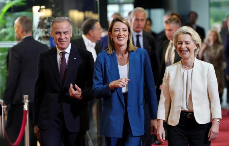 Von der Leyen propõe Canadá como primeiro membro associado da UE