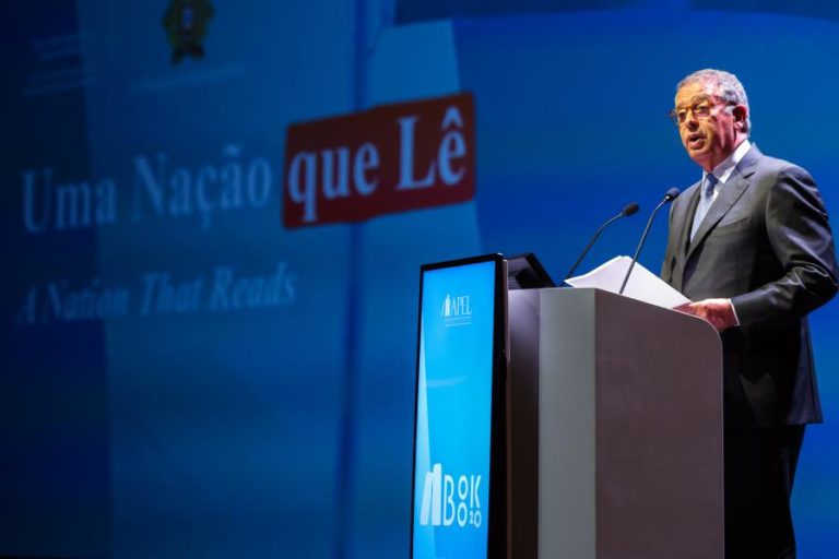 PR pede novo impulso nas políticas de educação para a leitura