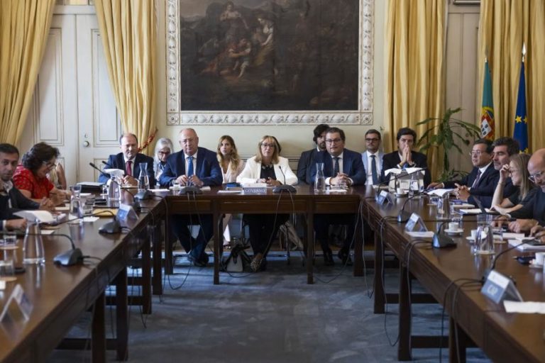 Ministra do Trabalho diz que Governo está sempre aberto a rever acordos na Concertação Social
