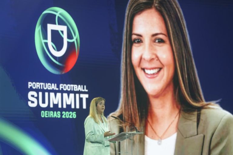 Margarida Balseiro Lopes aponta futebol como exemplo para o resto do país