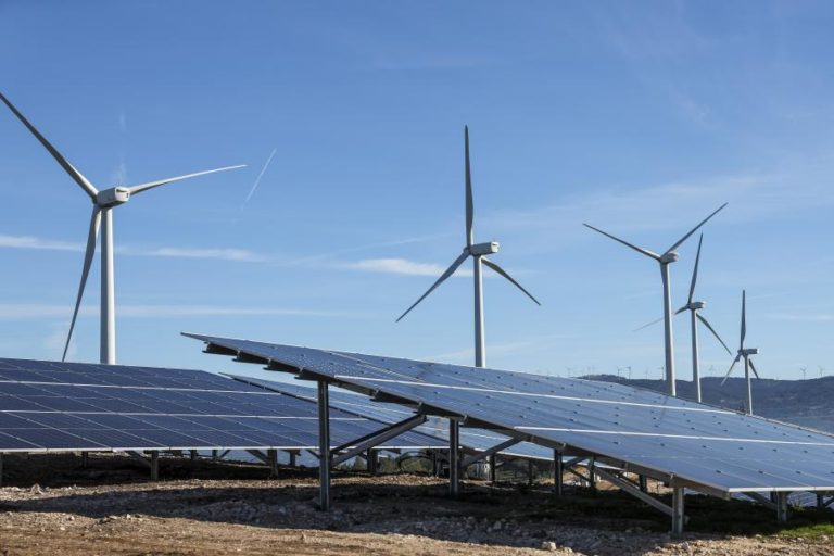 Transição energética na Europa pode poupar 34.000 vidas e 8.500 ME por ano