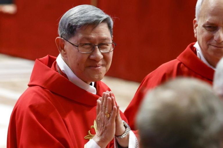 Cardeal Tagle alerta para riscos da IA e diz que guerras atuais mantêm lógica “tribal”