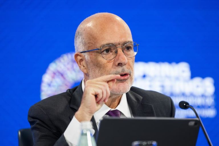 FMI alerta que dívida pública mundial deverá atingir 100% do PIB até 2029