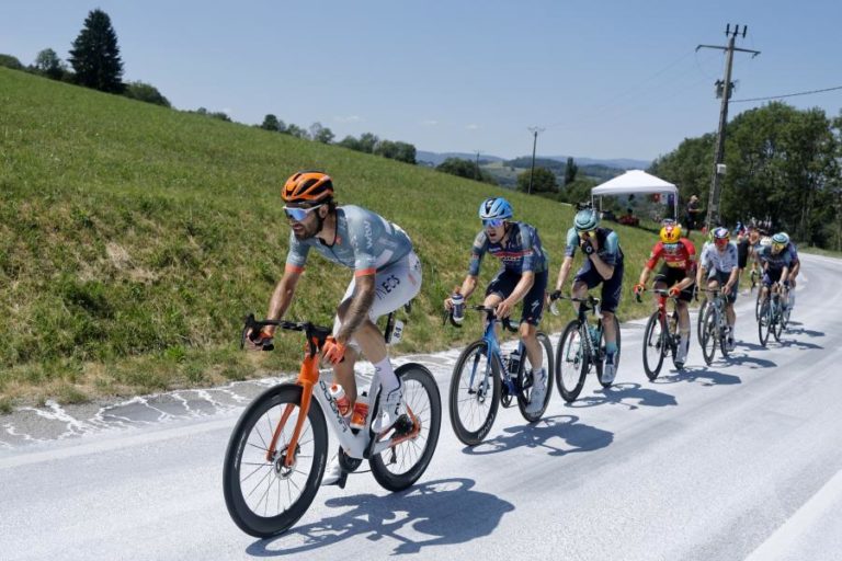 Ciclista italiano Filippo Ganna assina pela Lidl-Trek