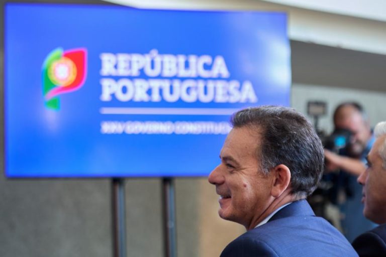 Montenegro e 16 líderes da UE recusam mais cortes na coesão e agricultura no orçamento