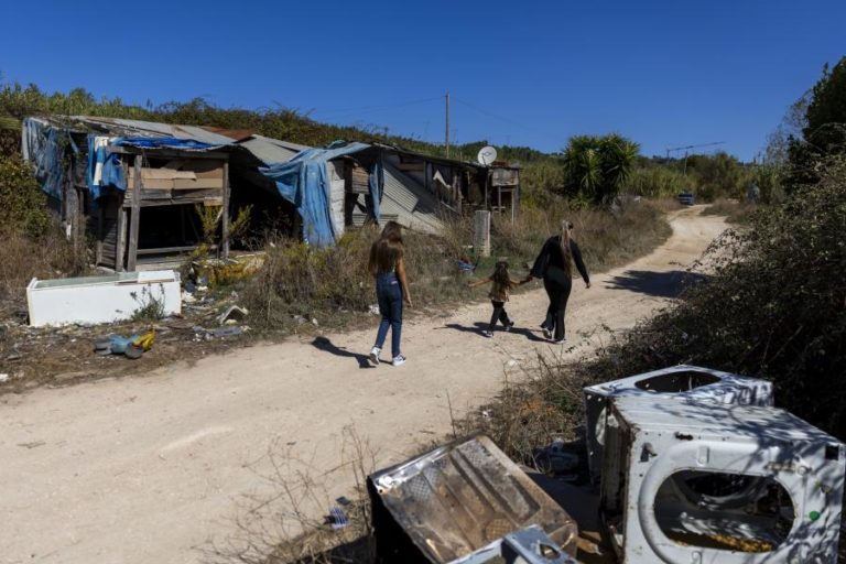 Autarquia de VF Xira quer demolir “habitações construídas ilegalmente”, oposição reclama realojamento