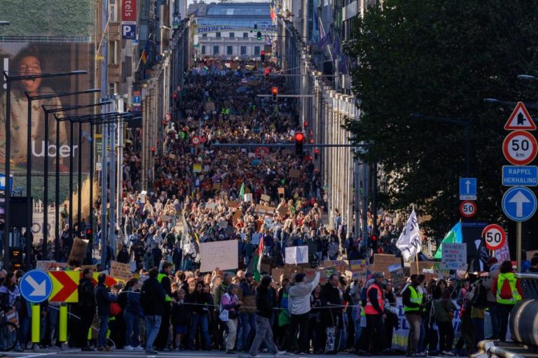 Mais de 45 mil pessoas em Bruxelas contra falta de ambição climática