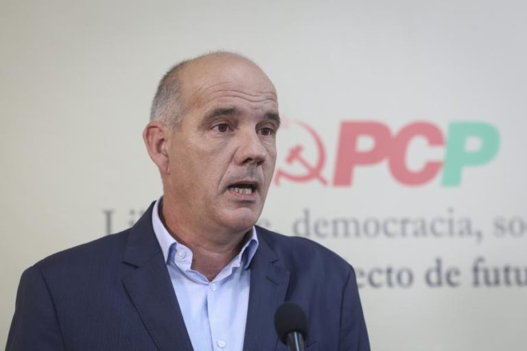OE2027: Raimundo diz que Chega “está todo contente” com “frete” do PS