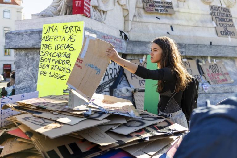 Habitação: Tribunal admite intimação para “proteção de direitos, liberdades e garantias” de Acampada de Lisboa