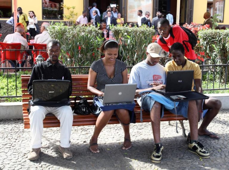 Moçambique valida estratégia para acelerar acesso à internet e inclusão digital