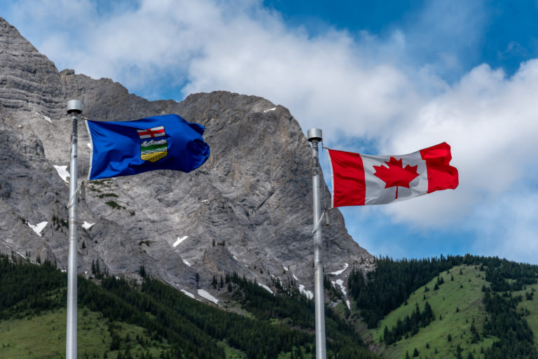 Separatistas de Alberta mantêm objetivo de independência apesar do avanço do oleoduto