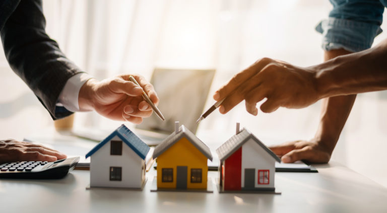 Mercado imobiliário abranda na Área Metropolitana de Toronto